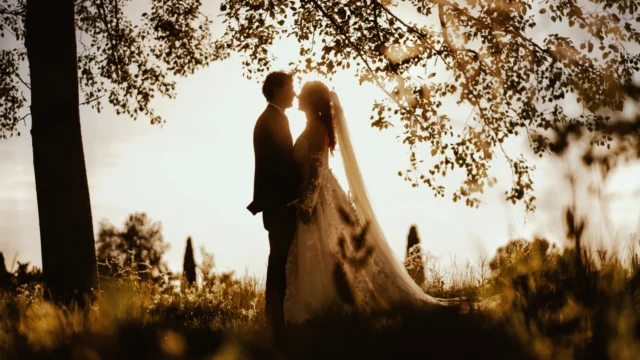 Una giornata di maggio, come un sogno dipinto.
Un ricordo che resterà indelebile, fatto di luce morbida e silenzi pieni.Sofia e Claudio — Fattoria Settepassi#fattoriasettepassi #tuscanywedding #destinationweddingtuscany #weddingphotographer #spbstudio #goldenhour #weddingintuscany #realwedding #lightlovers