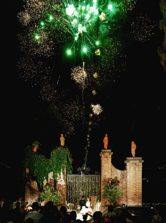 A magic night full o f color and love.
Pic by @perugini79
#ChiantiWedding #WeddingInTuscany #DestinationWedding #TuscanWedding #MugelloWedding #WeddingPlanner #ItalyWeddingPhotographer #FineArtWedding #BrideAndGroom #LoveInTuscany #MirkoTuratti #SPBStudioFotografico