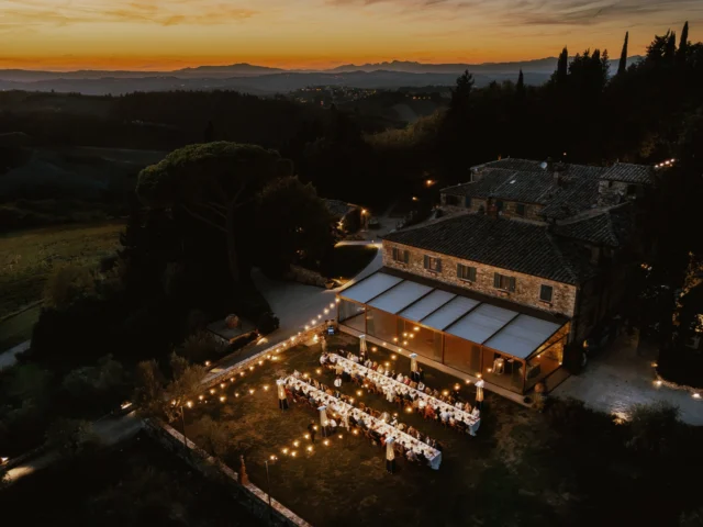 In the heart of the amazing tuscany hills.. Amazing Wedding day For J+A .
TKS for the perfect organization of @toscana.bliss and the stunnig @lefiligare#ChiantiWedding #WeddingInTuscany #DestinationWedding #TuscanWedding #MugelloWedding #WeddingPlanner #ItalyWeddingPhotographer #FineArtWedding #BrideAndGroom #LoveInTuscany #MirkoTuratti #SPBStudioFotografico