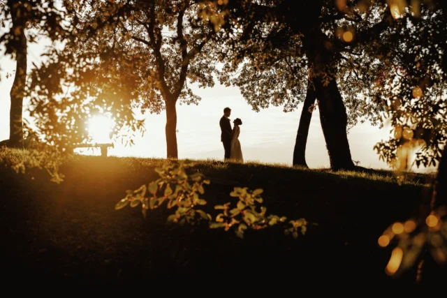 An Absolutely amazing light moment at @lefiligare . Tks to @toscana.bliss for the fit wedding planning.